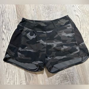 Athleta Girls Record Breaker 3” Shorts, size: 8-10 girls, color: black camo